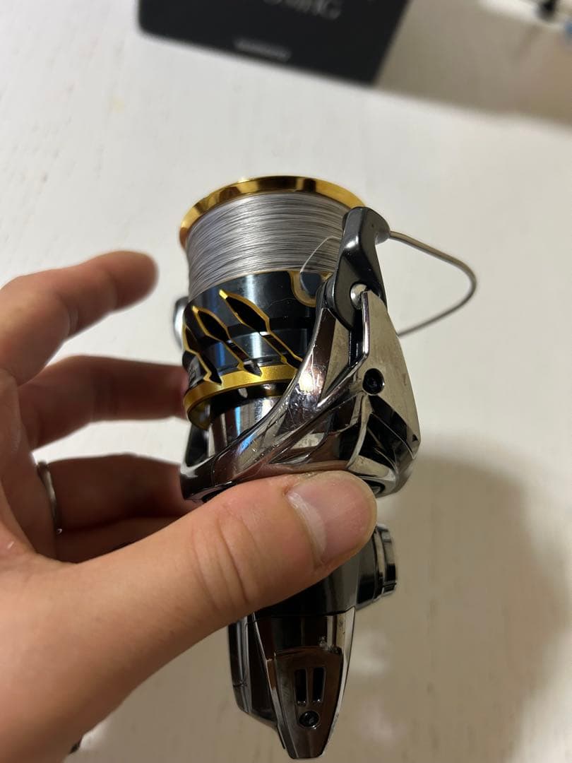 SHIMANO 20TWIN POWER 4000MHG スピニングリール