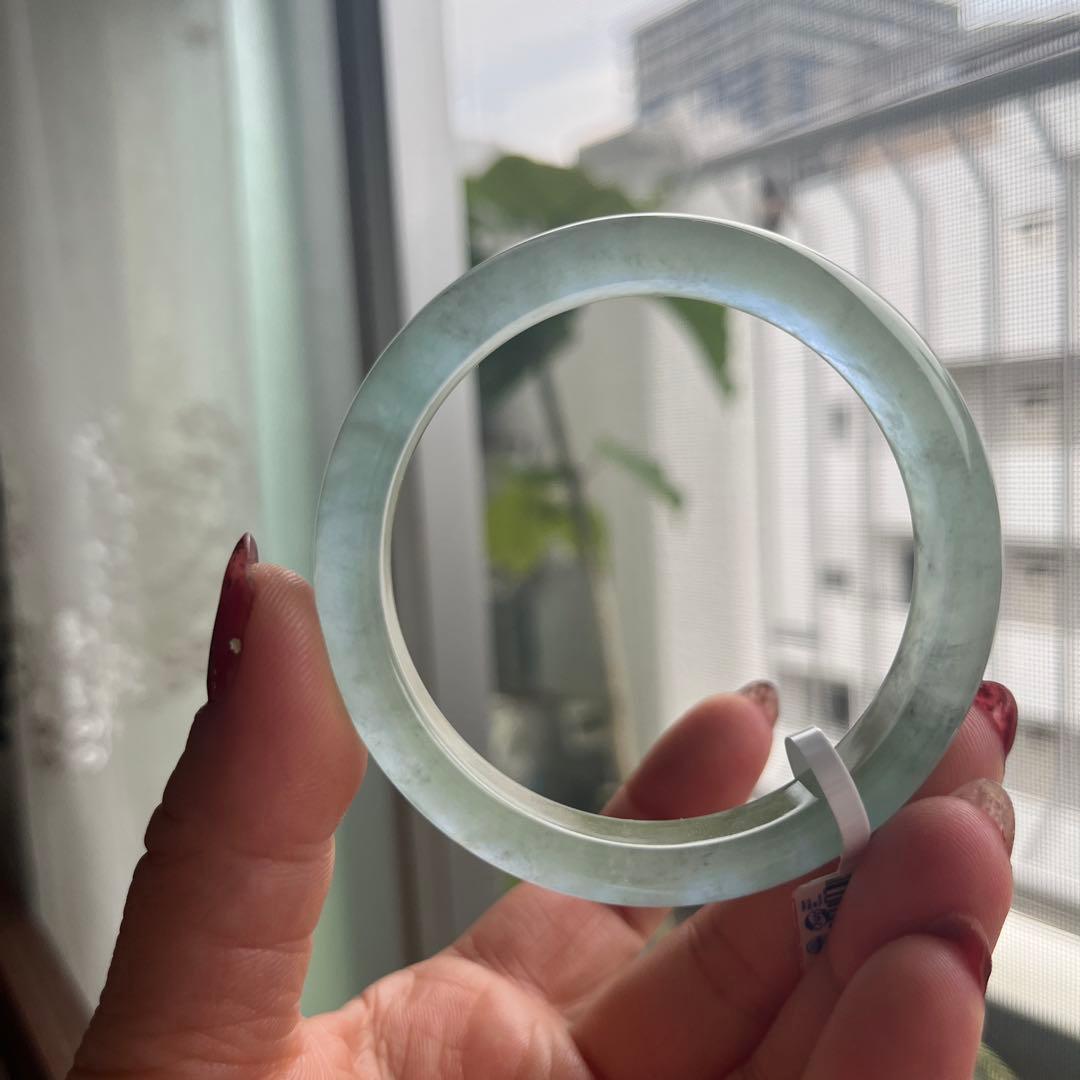 氷水色翡翠バングル