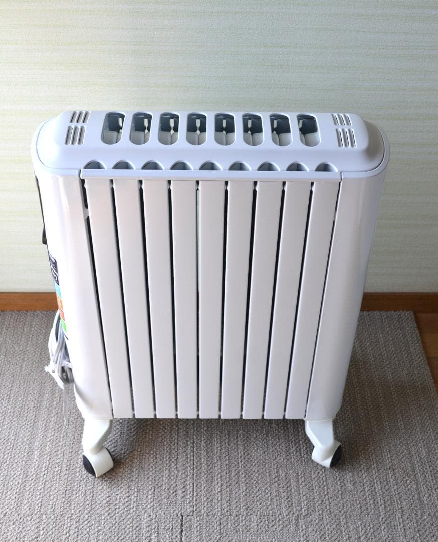 【美品】デロンギ　ホワイト オイルヒーター RHJ65L0915①説明書付き