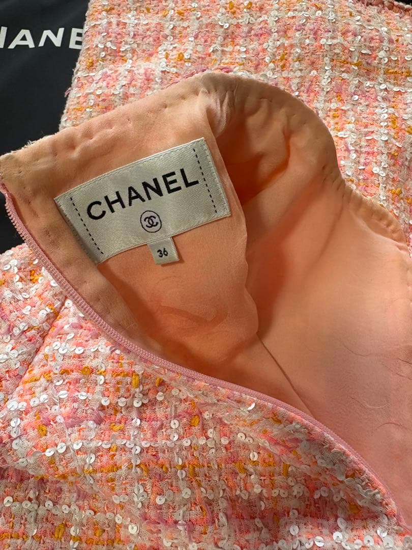 ジェニファーロペスミューズ、カールデザイン シャネルツィードミニ