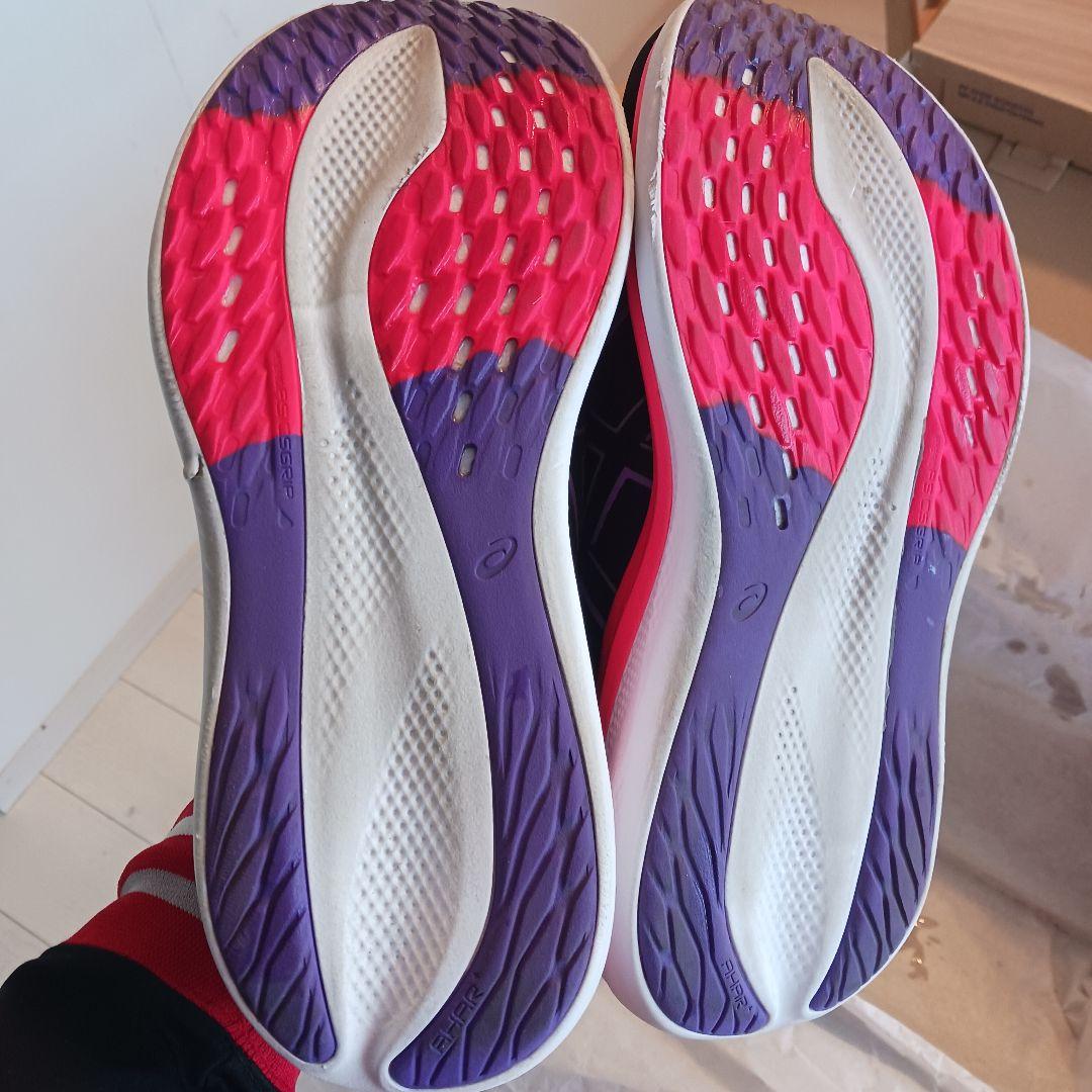 asics GLIDERIDE MAX ブラック/フラッシュレッド 26.5cm