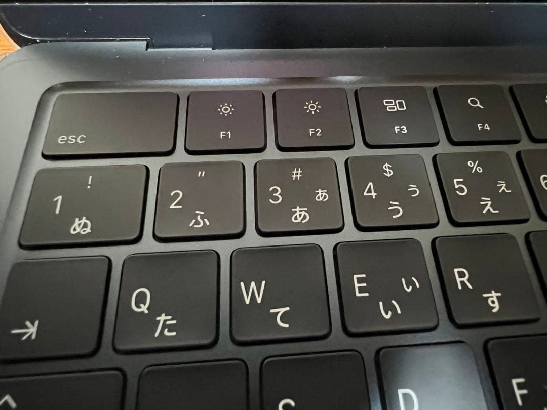 MacBook Air M2 13.6インチ　Mid2022•8GB256