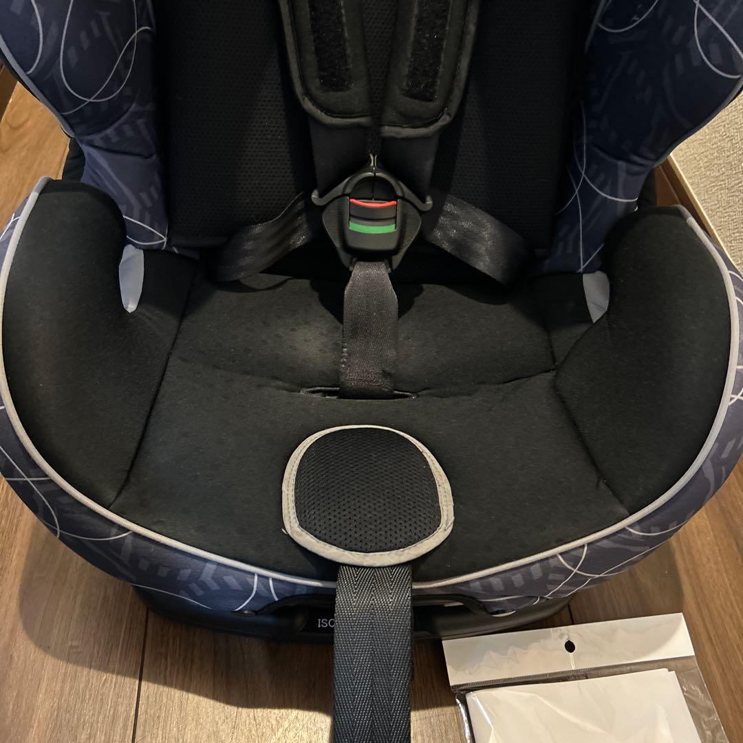 限定カラー　アップリカ　フォームフィット　ISOFIX