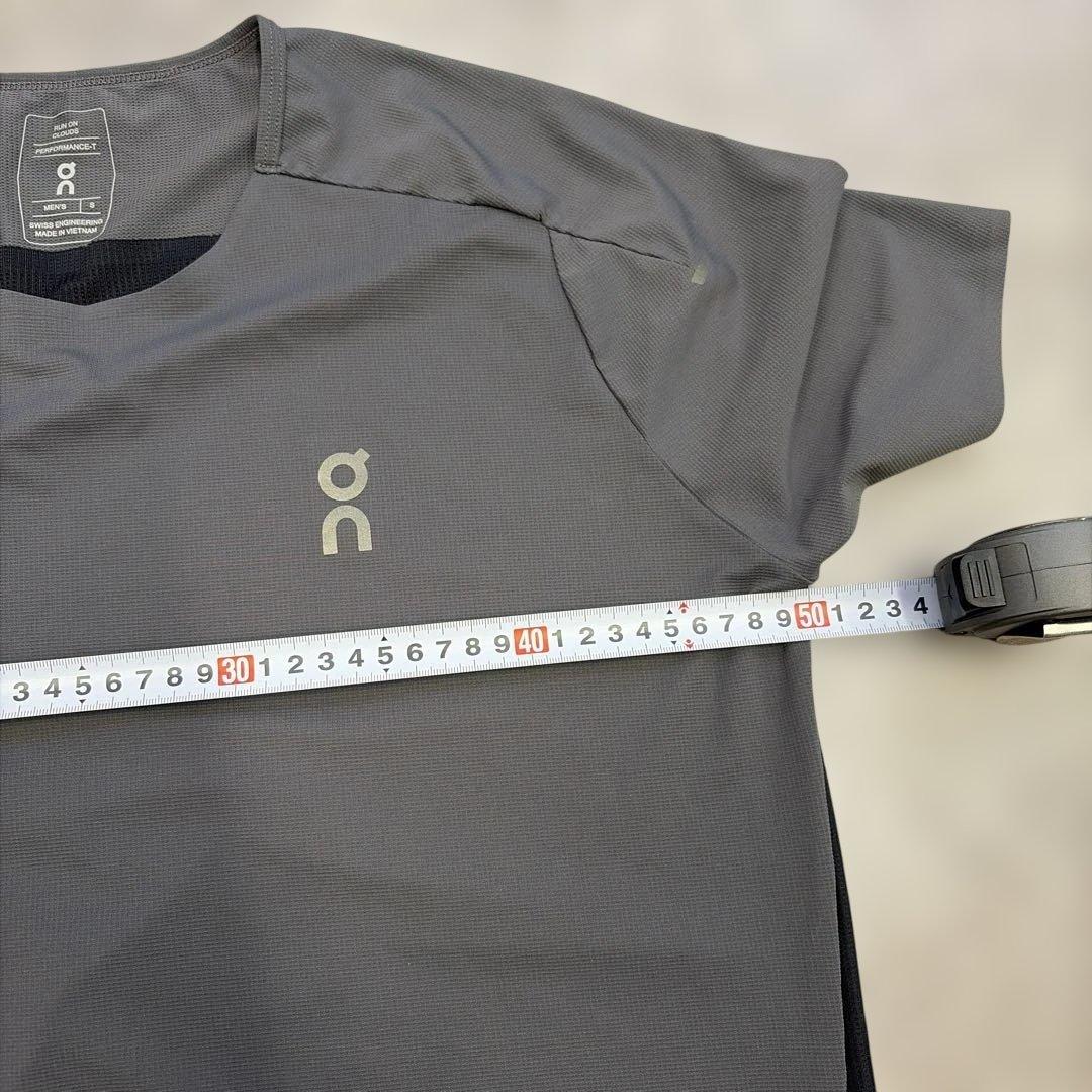 ON Running DRYTEC 半袖トップス グレー/ブラック