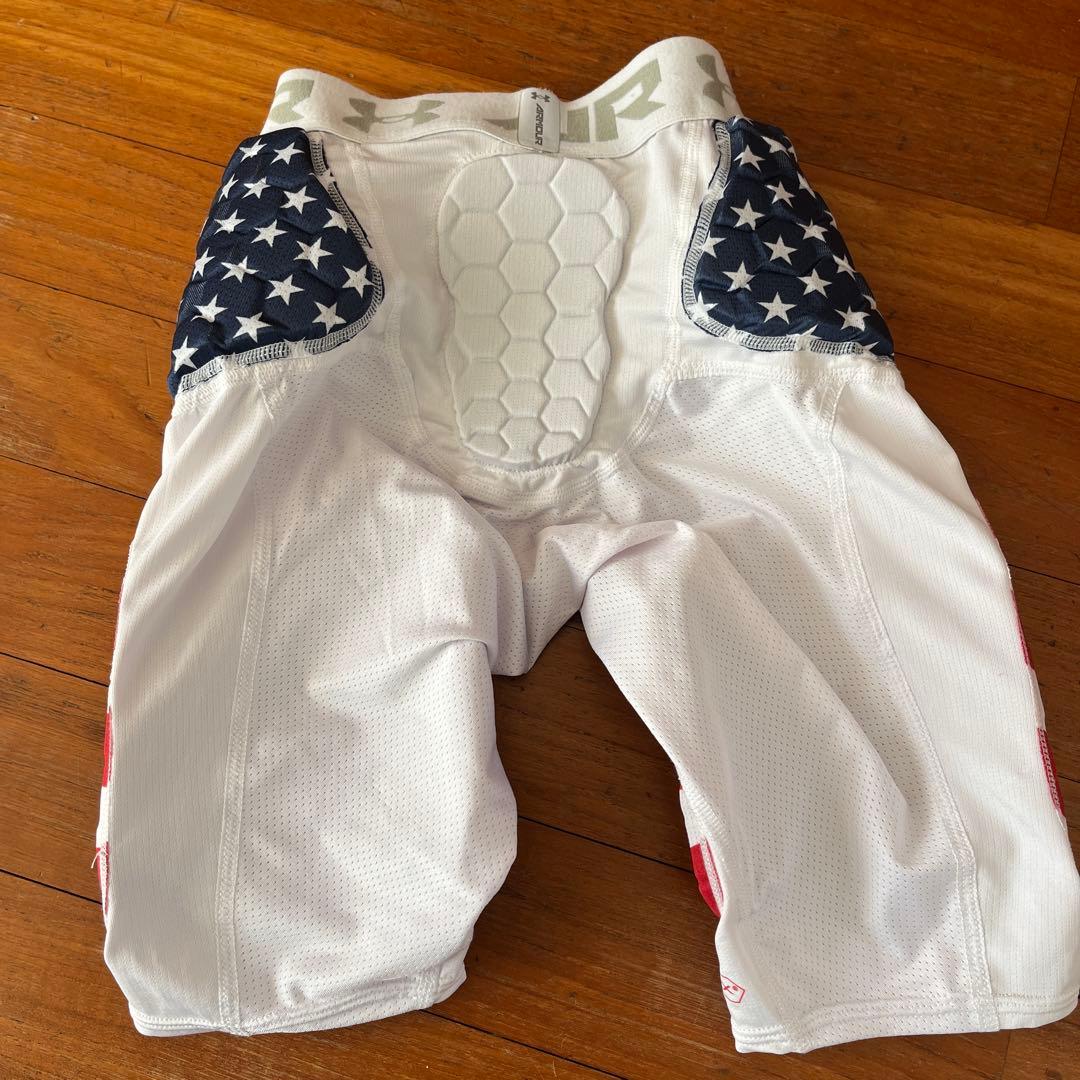 アメフト　アンダーアーマパッド付きインナー　youth Mサイズ