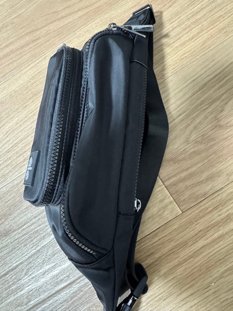 alo エクスプローラーファニーパック ブラック