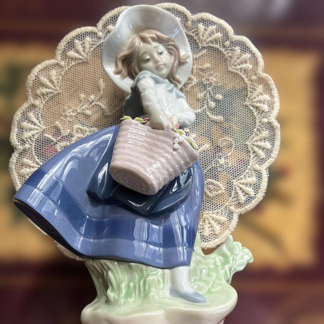 Lladro 少女像 710 608 - メルカリ