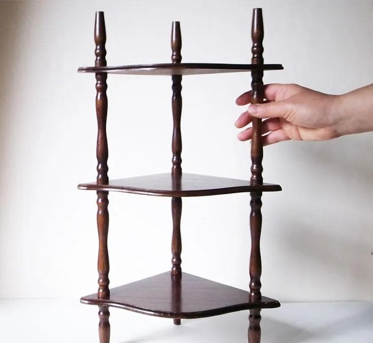 英国ヴィンテージ 小さな三段コーナーシェルフ ワットノット