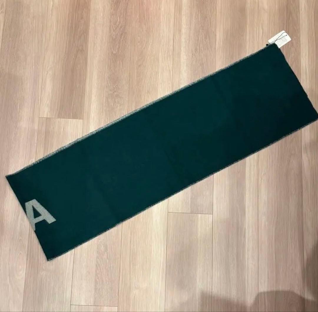 バレンシアガ　マフラー　ストール　ロゴ　balenciaga