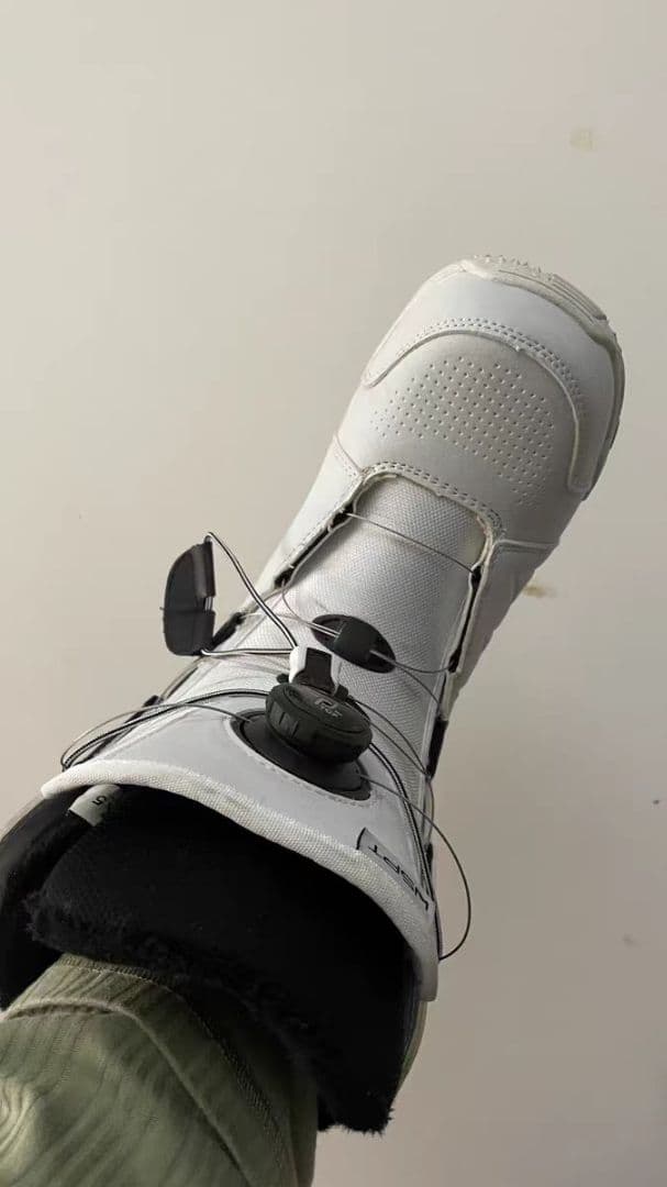 暖かく快適な防水・滑り止め付きスキーブーツ 防水フェイクファー