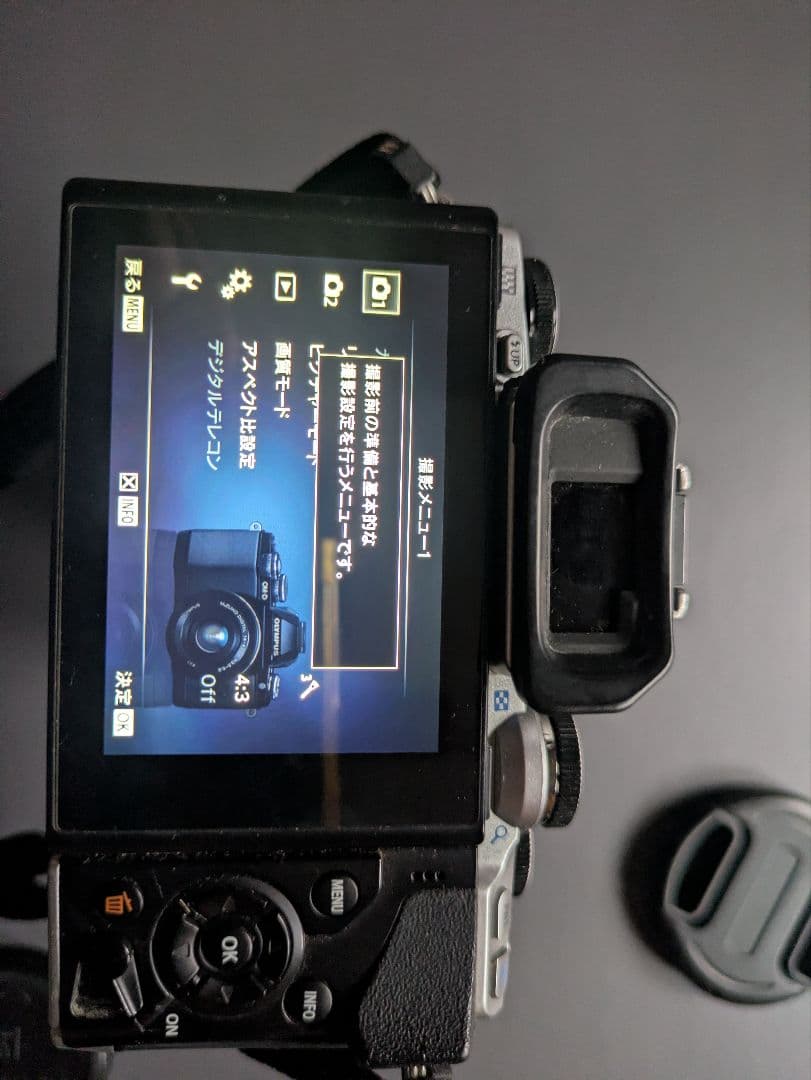 OLYMPUS OM-D EM‐10 ミラーレス一眼カメラ 本体とレンズ付き