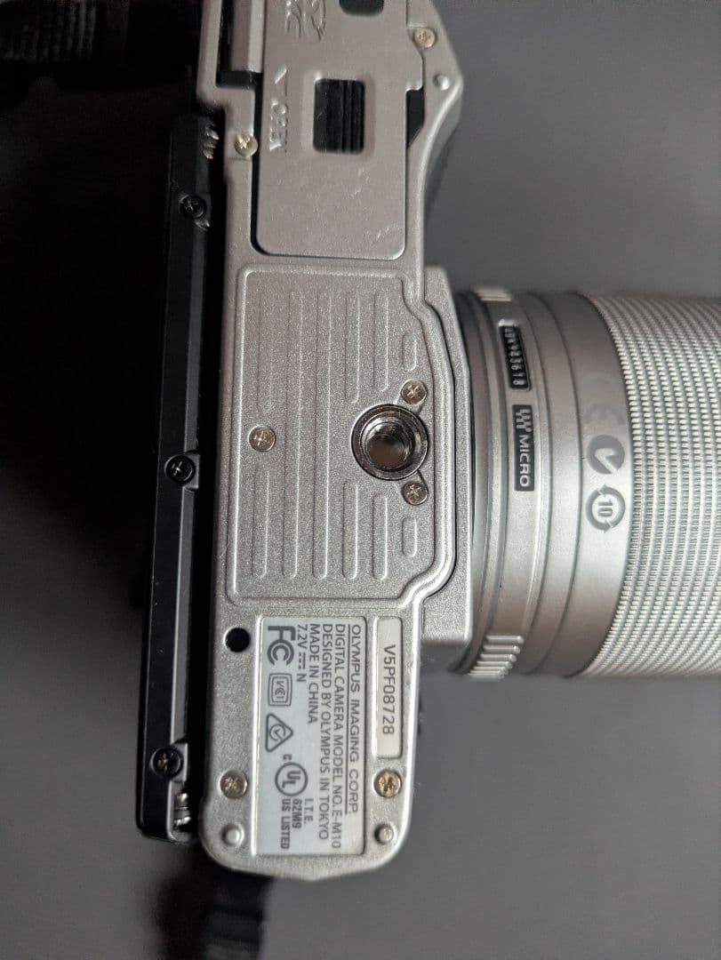 OLYMPUS OM-D EM‐10 ミラーレス一眼カメラ 本体とレンズ付き