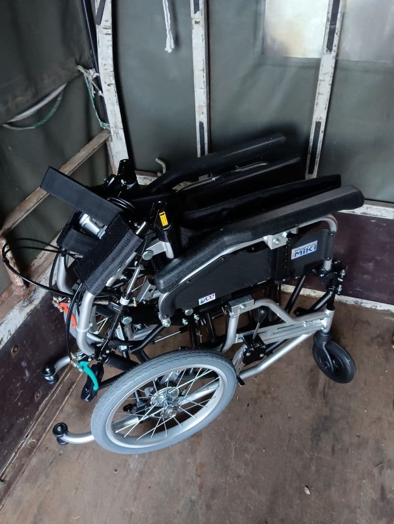 【美品】MIKI/ミキ介助型車いすTRC-1ティルトリクライニング折りたたみ