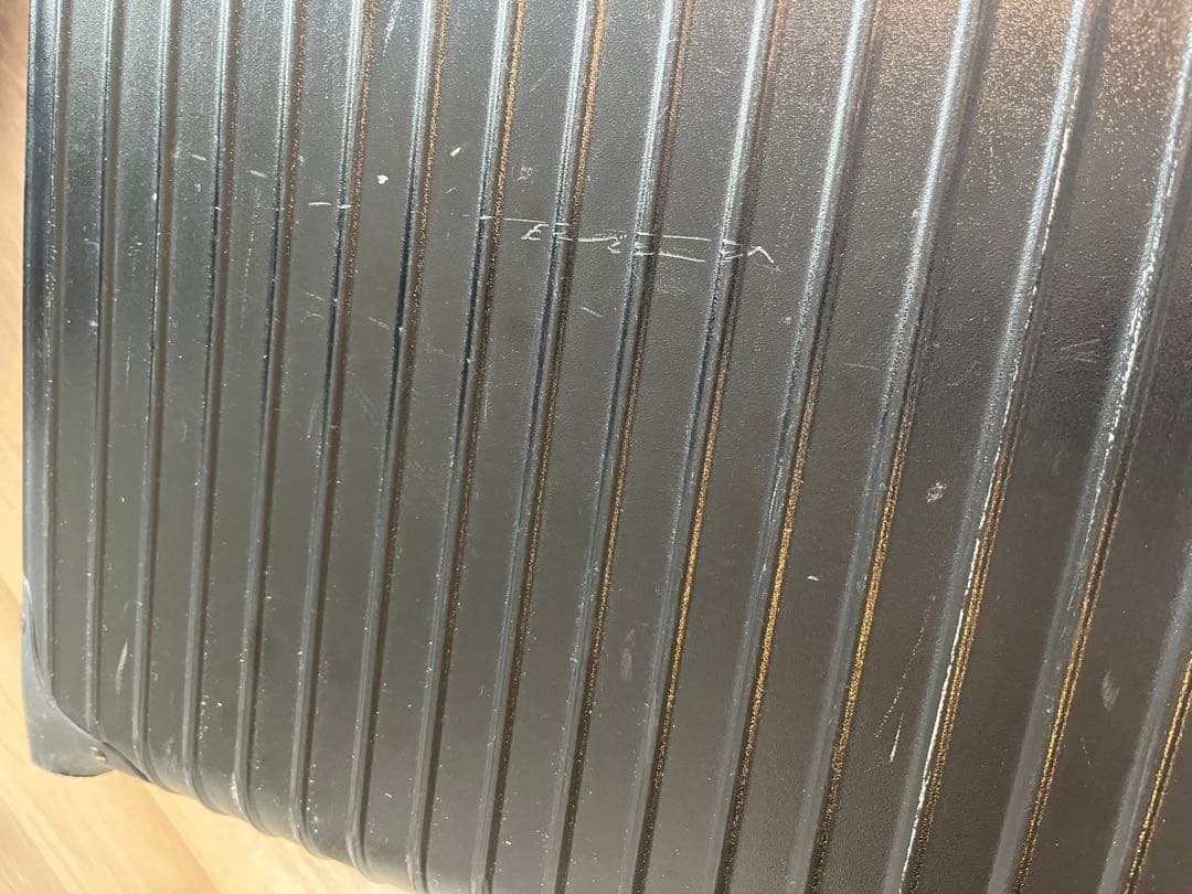 リモワ　サルサ　82L BLACK(割れあり)