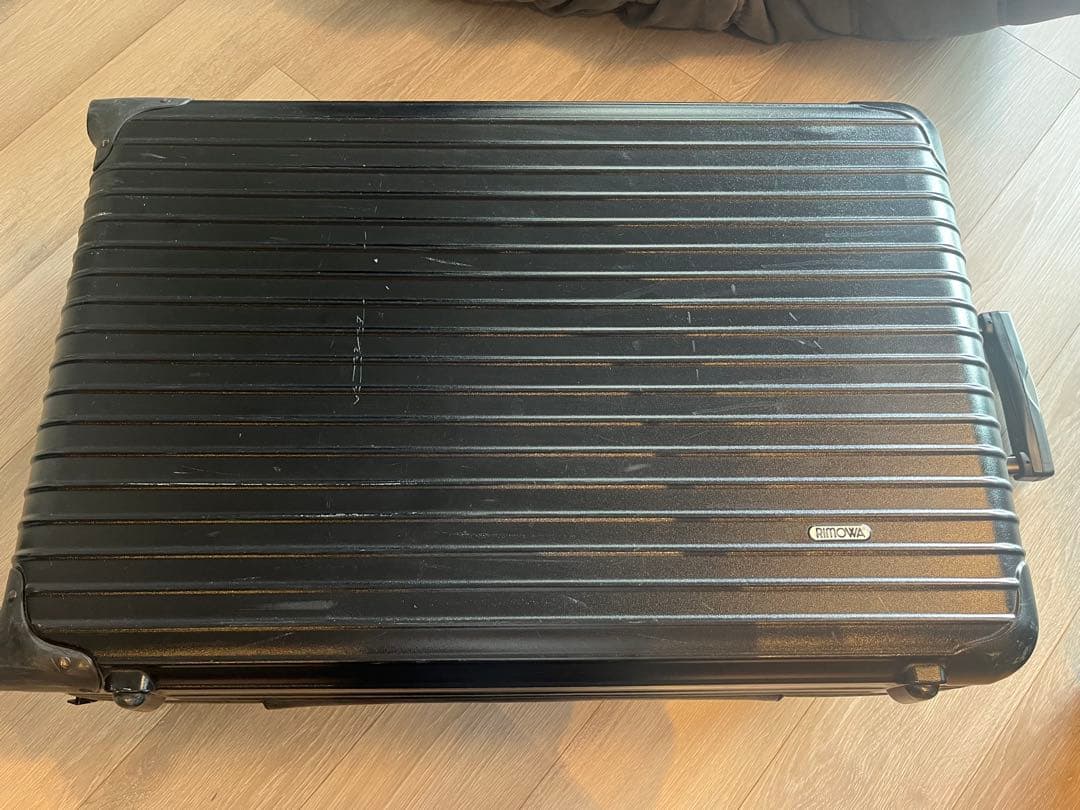 リモワ　サルサ　82L BLACK(割れあり)