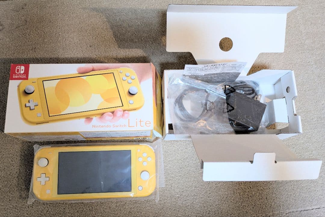 Nintendo Switch Lite(イエロー)、SDカード付