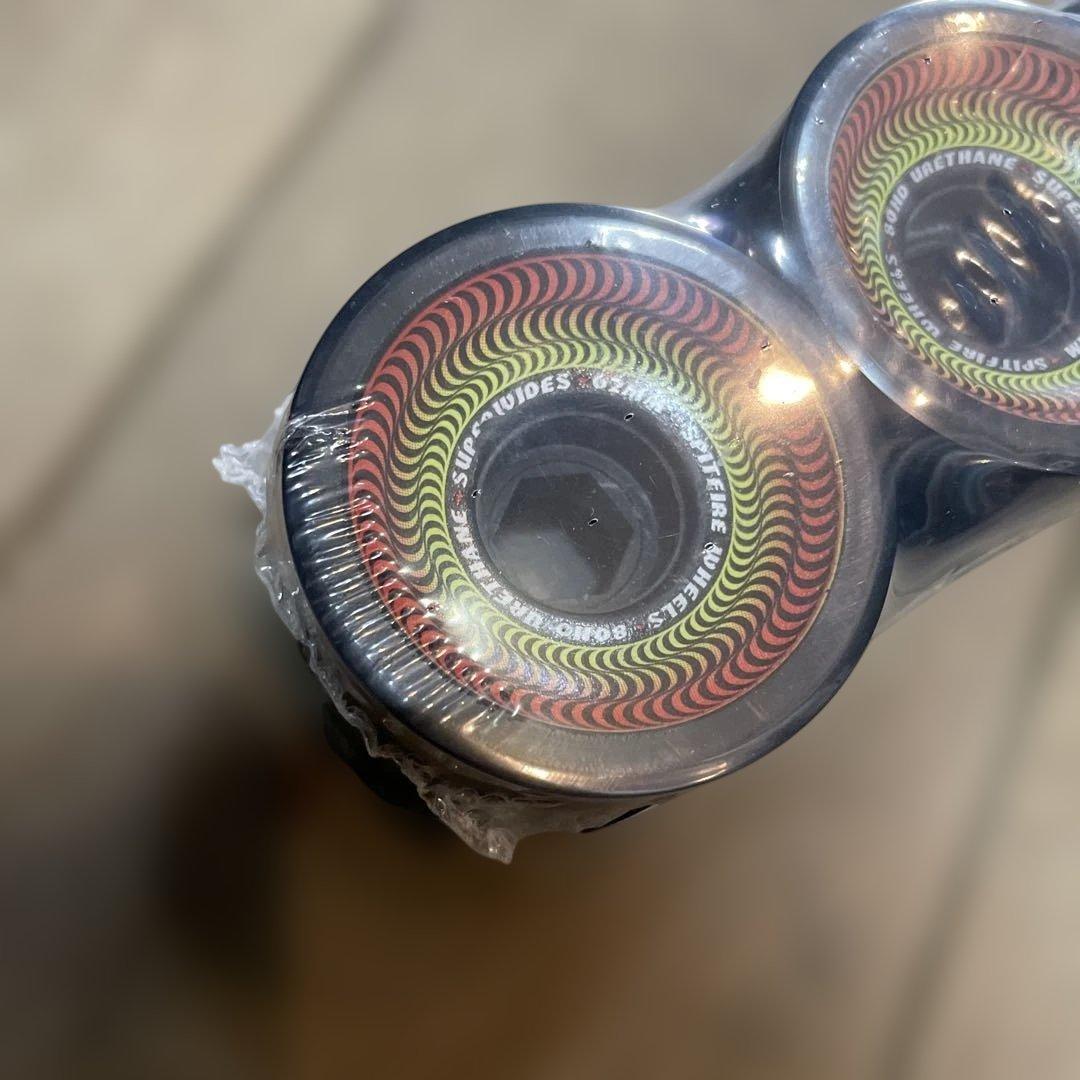 スピットファイアスケートボードホイール ウレタン製 レッド/イエロー62ミリ