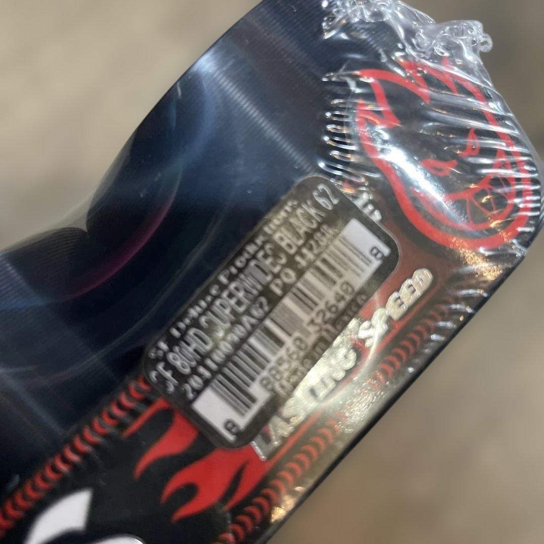 スピットファイアスケートボードホイール ウレタン製 レッド/イエロー62ミリ