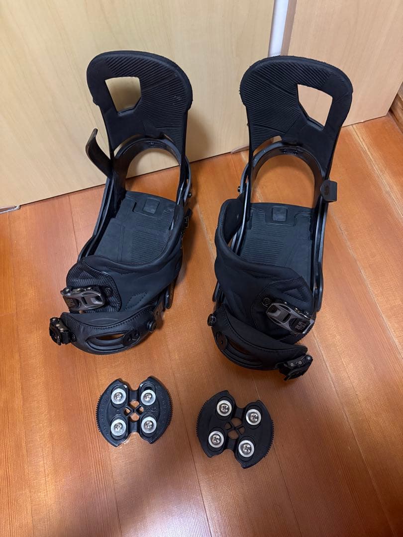 Burton Cartel ビンディング ブラック　バートン