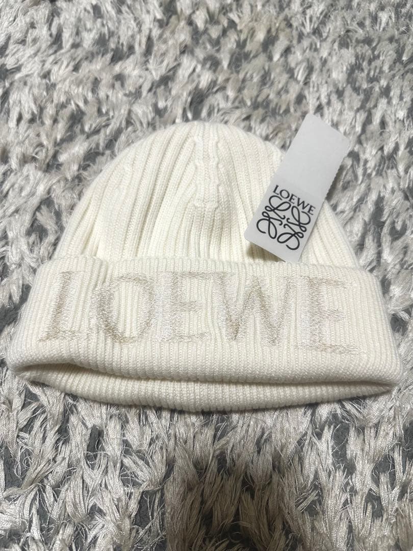 LOEWE ホワイト ニット帽 新品タグ付き