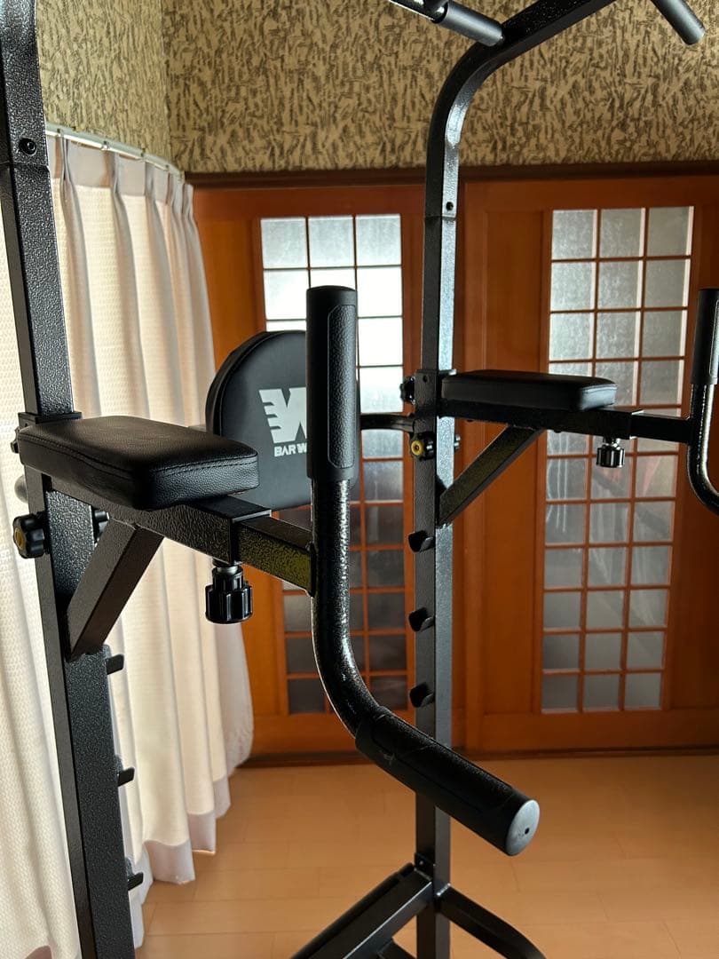 懸垂マシン　筋トレ