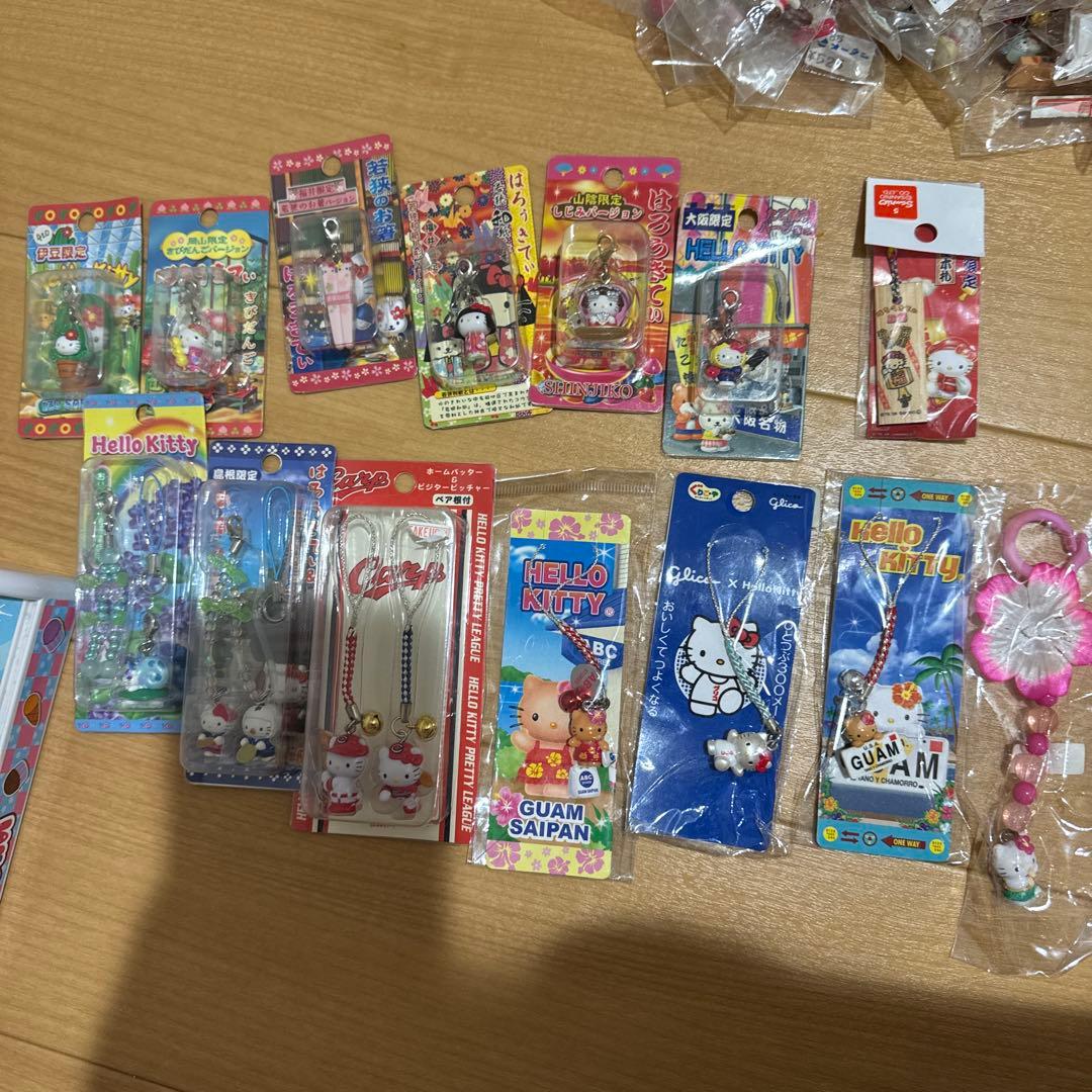 ご当地キティ　約400個