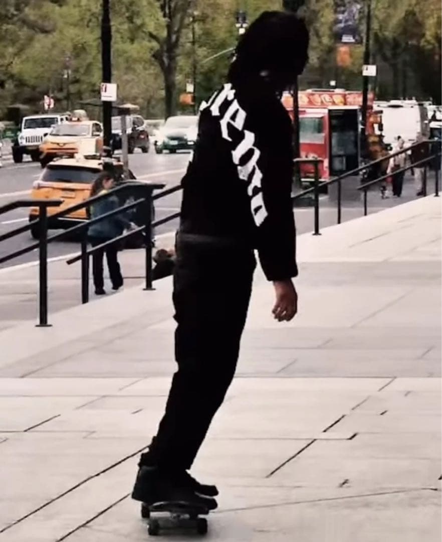 Supreme Old English Printed Sweater - メルカリ