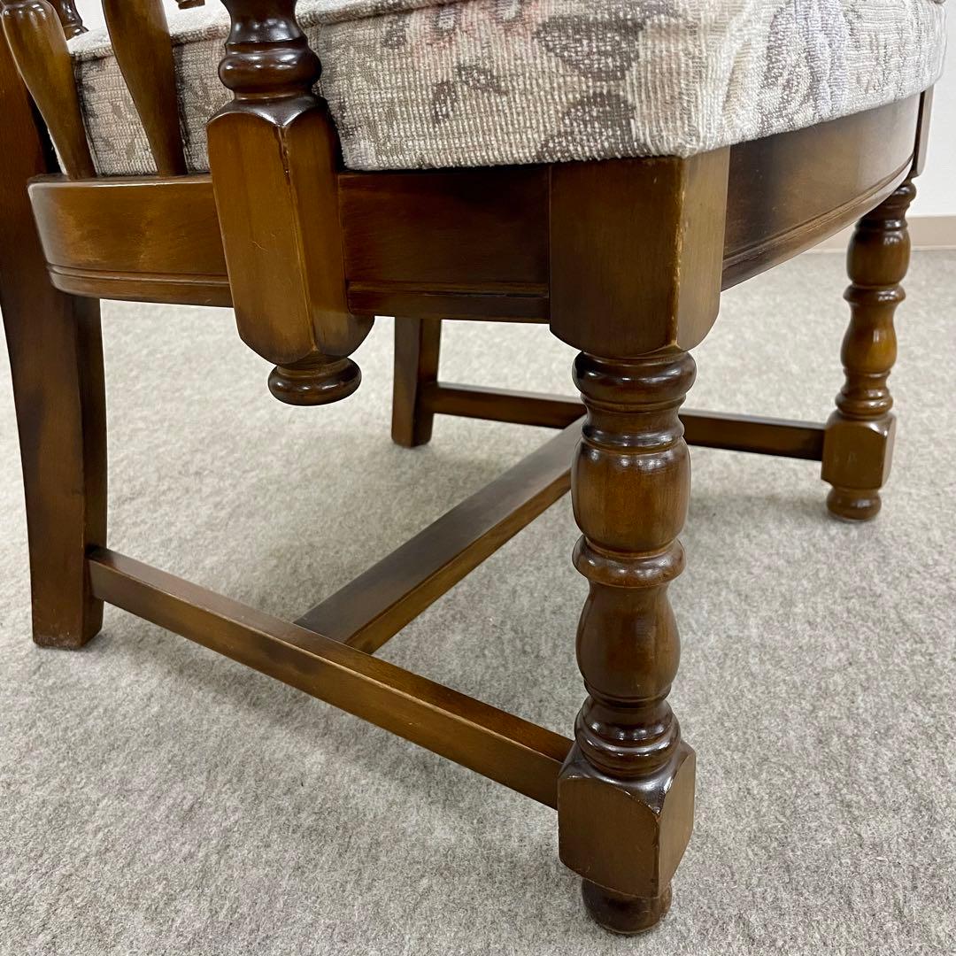 【カリモク】\"コロニアル\"CC3400 肘付食堂椅子 No.4