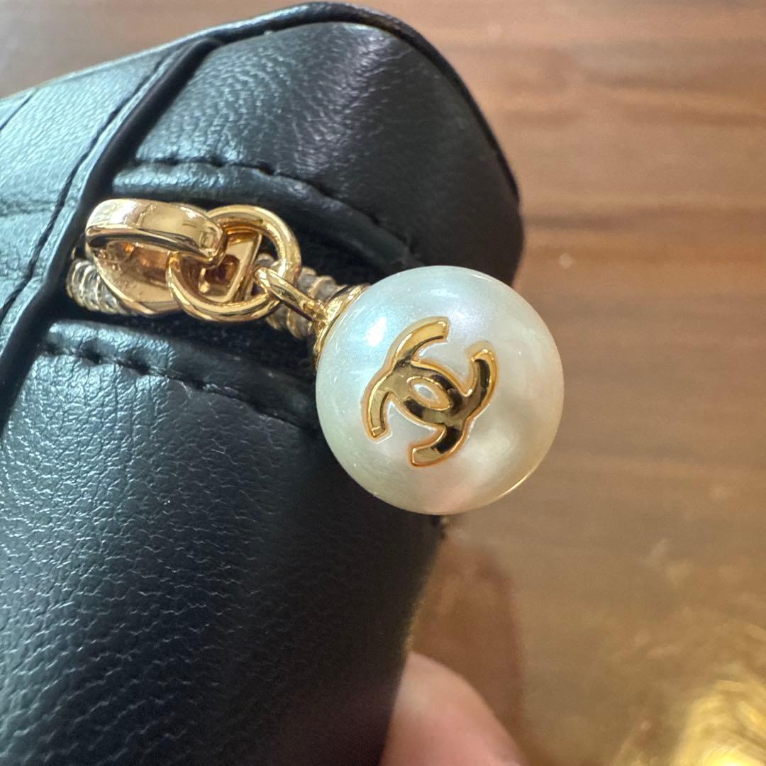 入手困難‼️ CHANEL ブラックレザー リップケアケース