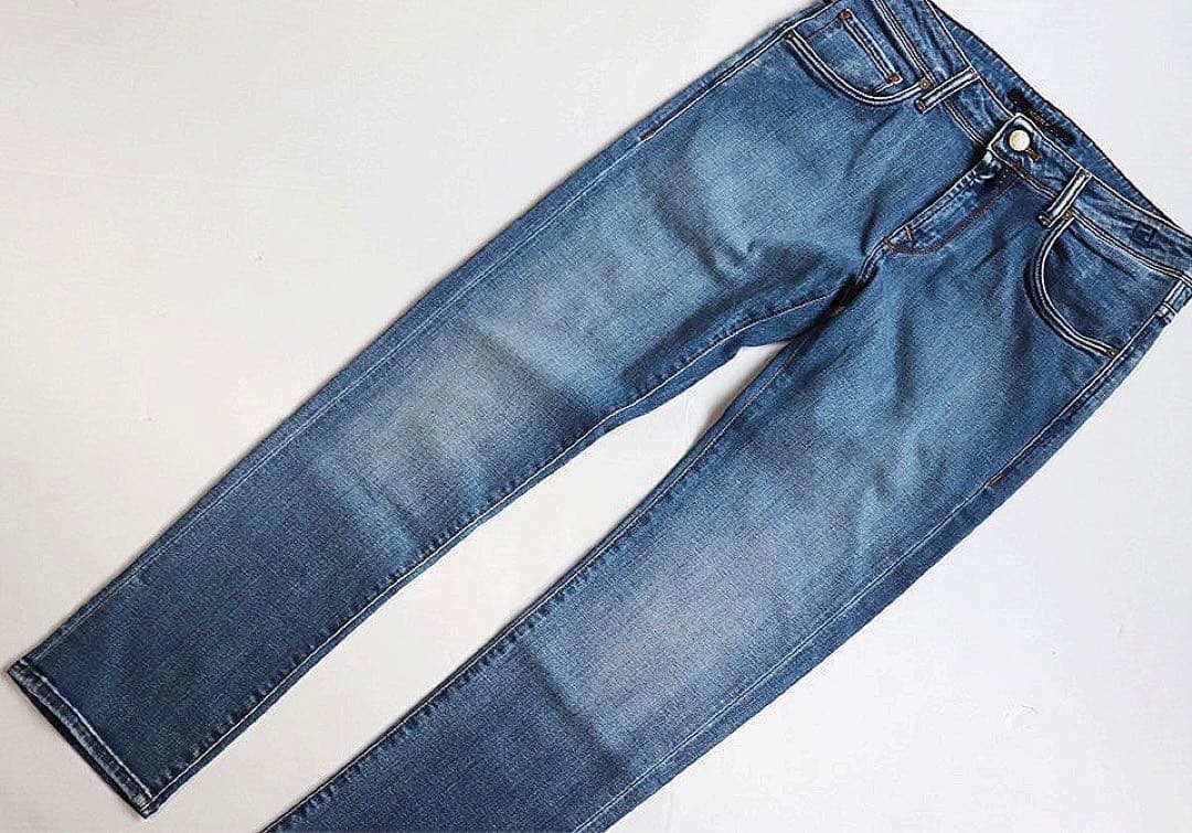 《インコテックス》未使用 ストレッチ スリムテーパードデニム 31(W83)