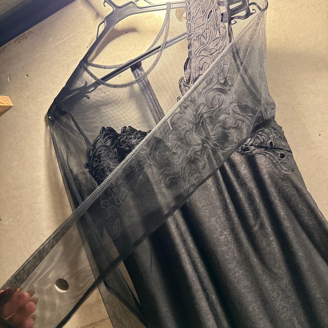 AMERI UND RENEE CUTWORK DRESS 結婚式