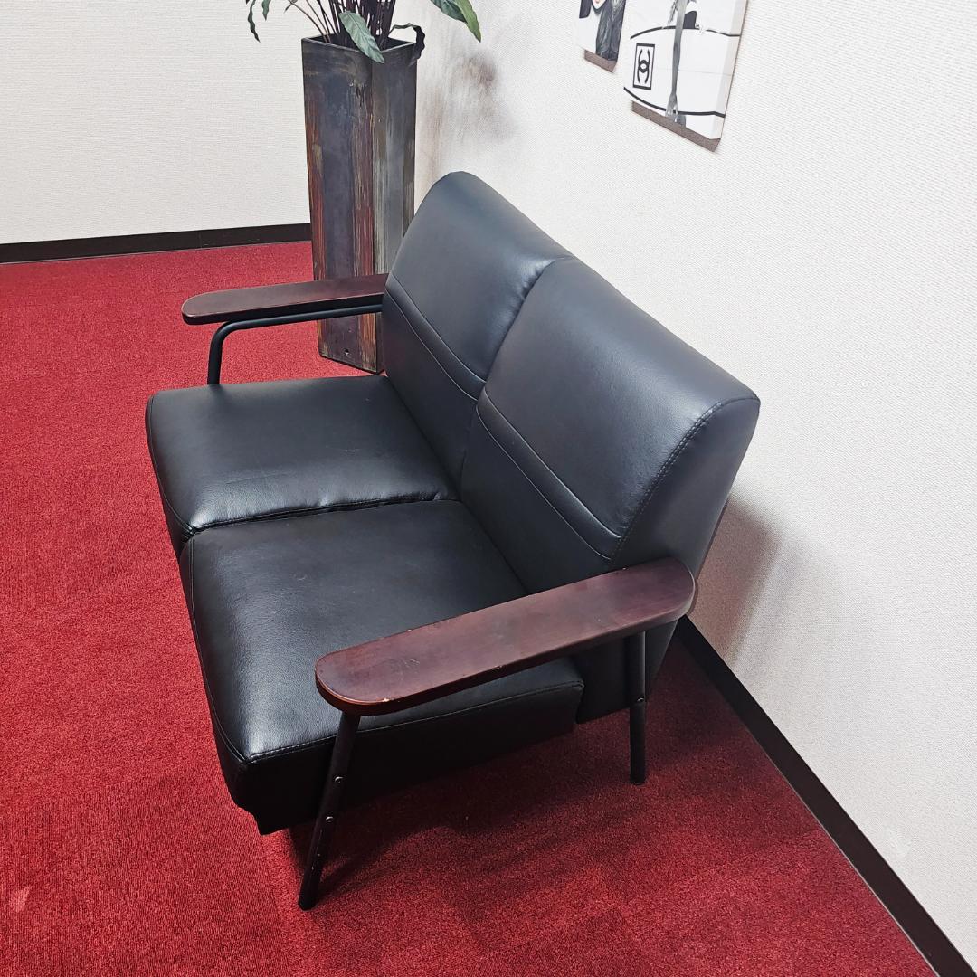 美しい黒いソファ 2人分