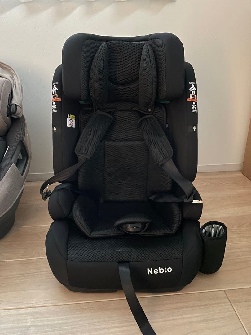 ネビオ　チャイルドシート　ISOFIX
