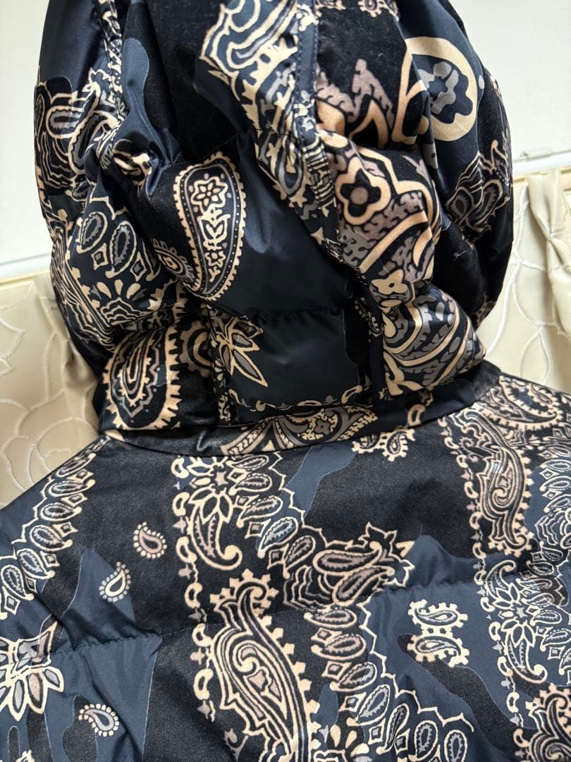 モンクレール Freville バンダナ柄 リバーシブルダウン - メルカリ