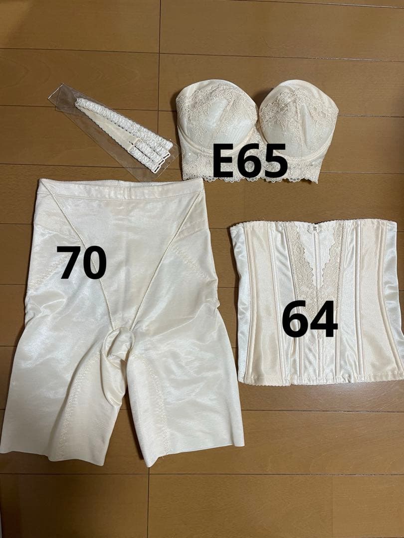 FOUR SIS & CO ブライダルインナー3点セット - メルカリ