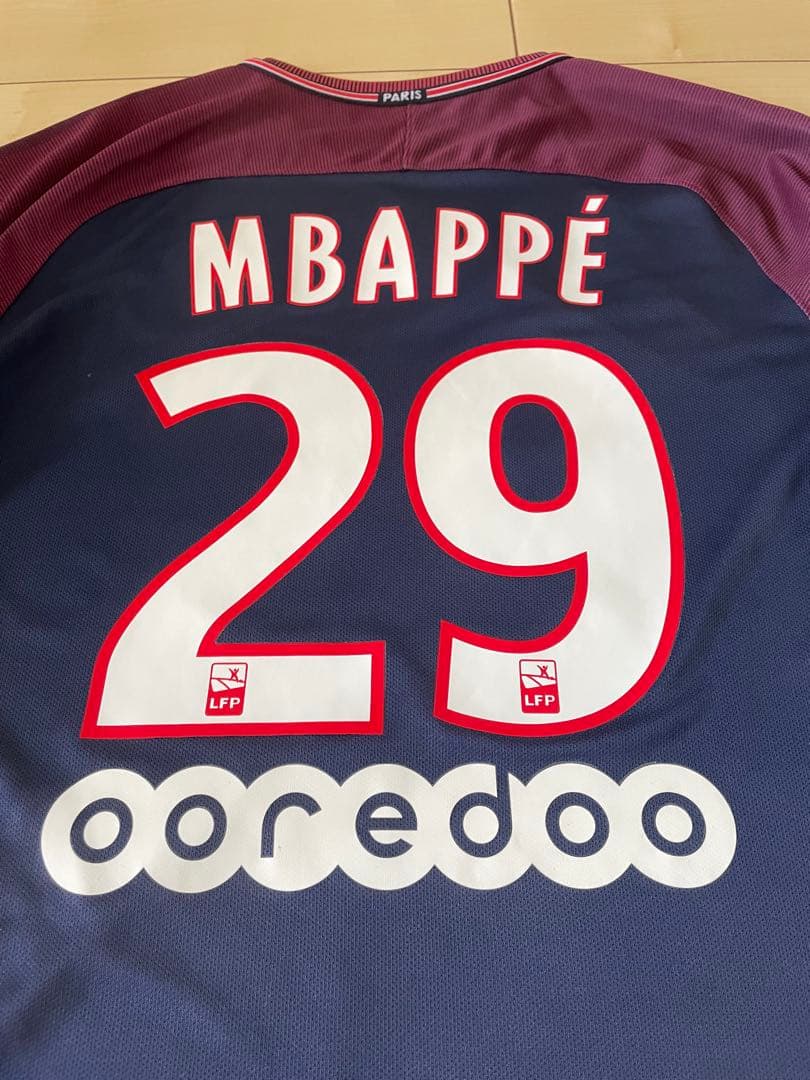 フランスサッカーリーグアンナイキ17パリPSGムバッペ選手18ホーム