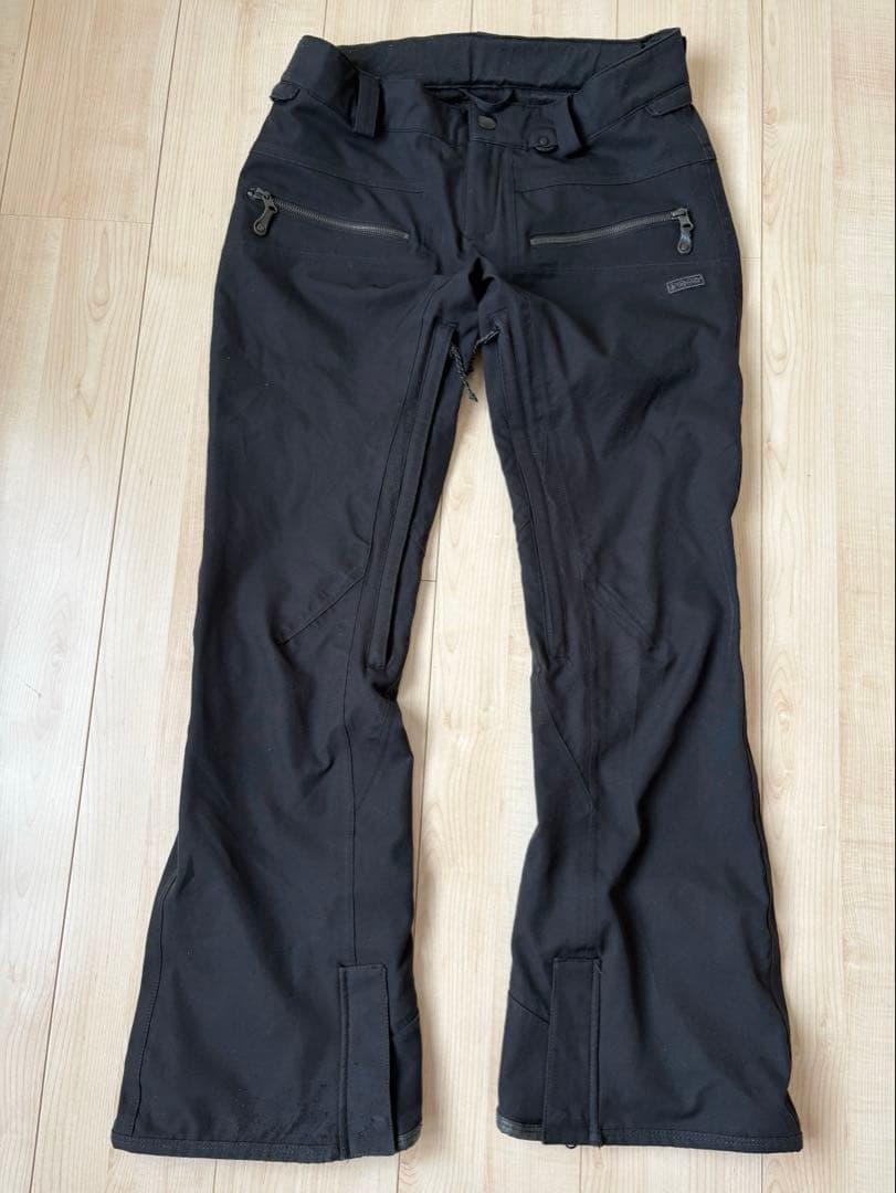 VOLCOMスノーボードウェア上下セット　 ジャケットはGORE-TEX ！！