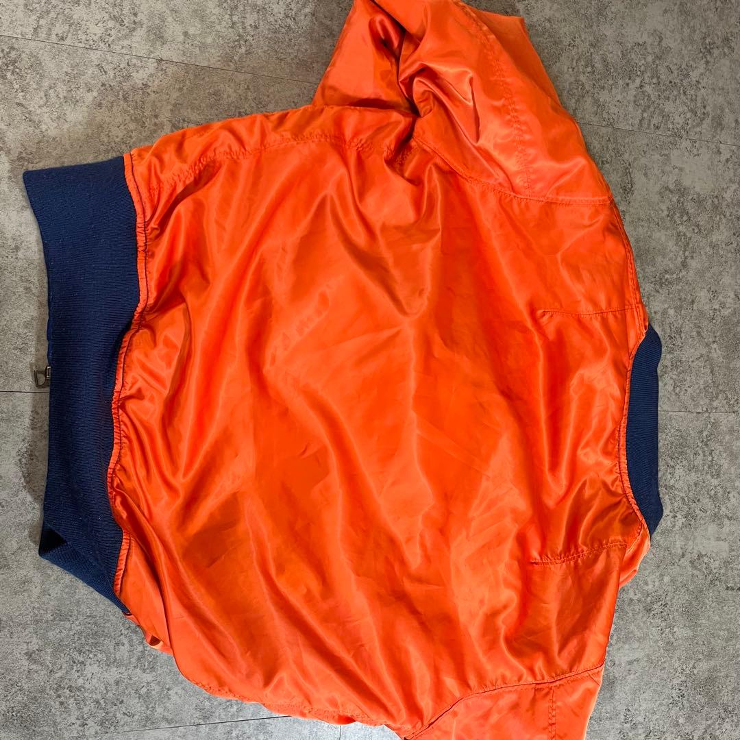 アーチロゴ　L ワッペン　AVIREX MA-1 フライトジャケット ミリタリー