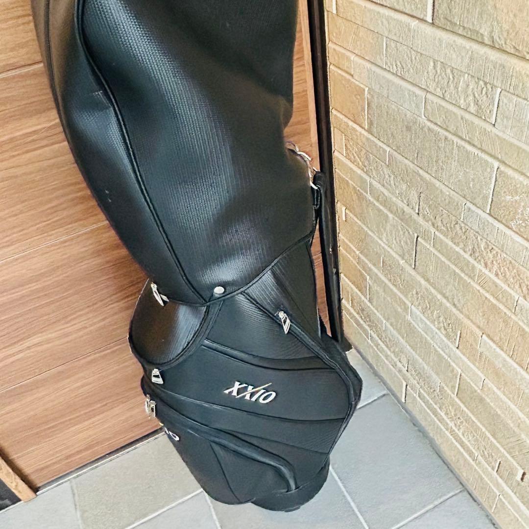 XXIO ゼクシオ ブラック カ−ボン調 キャディバッグ