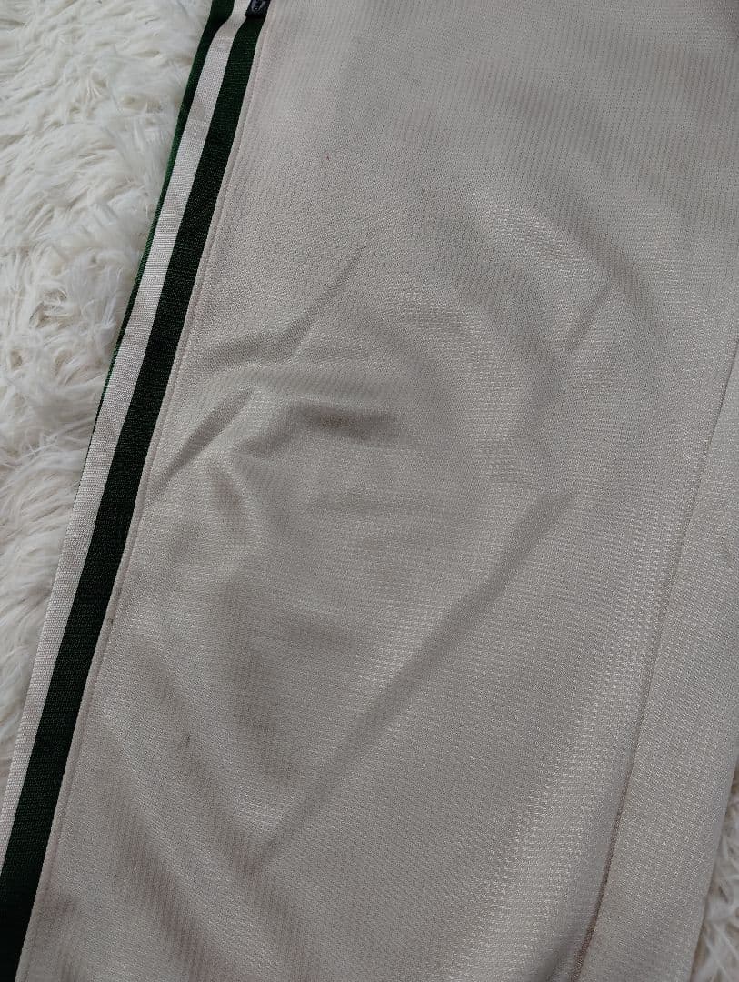 入手困難　adidas ジャージ上下セット 　ベージュ　緑