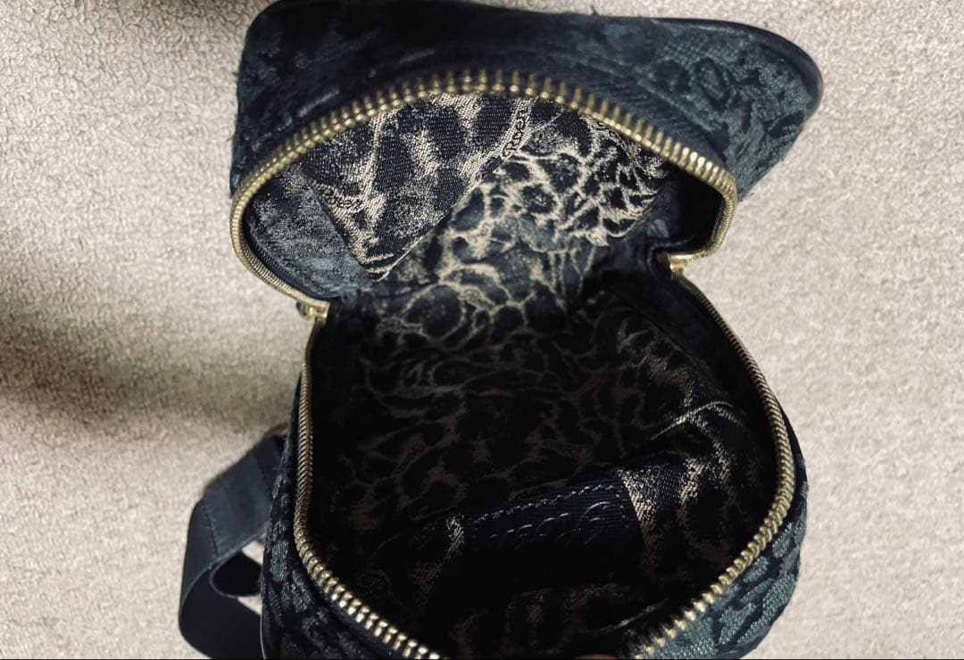 Roen ロエン ボディバッグ ワンショルダー レオパード スカル スタッズ調