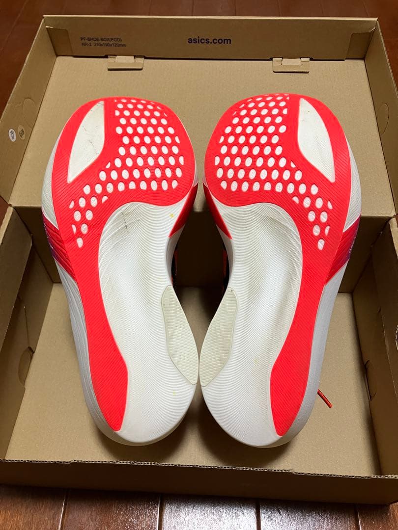 アシックス　メタスピードスカイトーキョー　25.5cm