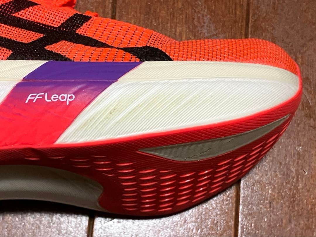 アシックス　メタスピードスカイトーキョー　25.5cm