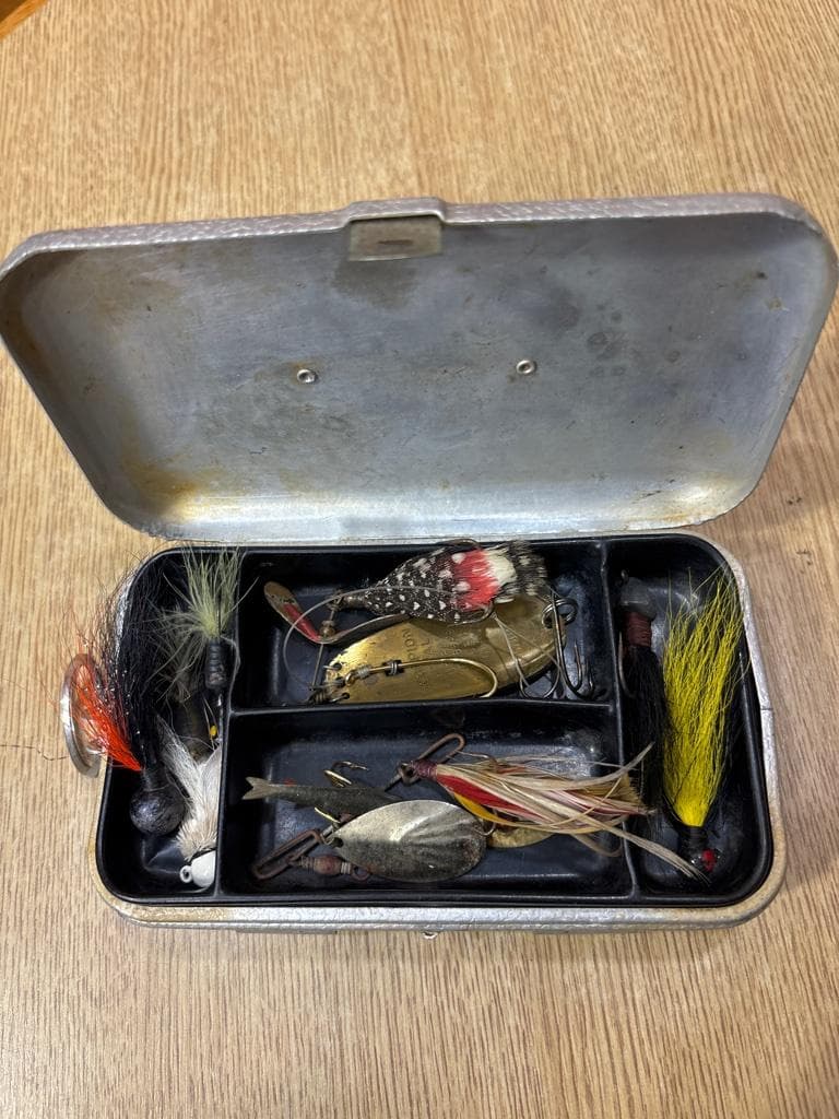 UMCO P-9 オールド アムコ タックルボックス ＋フライ 毛鉤 セット