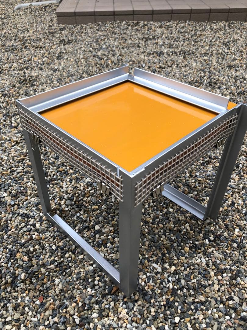 日本蜜蜂 重箱用巣箱台 29cm用 トリカルネット付き