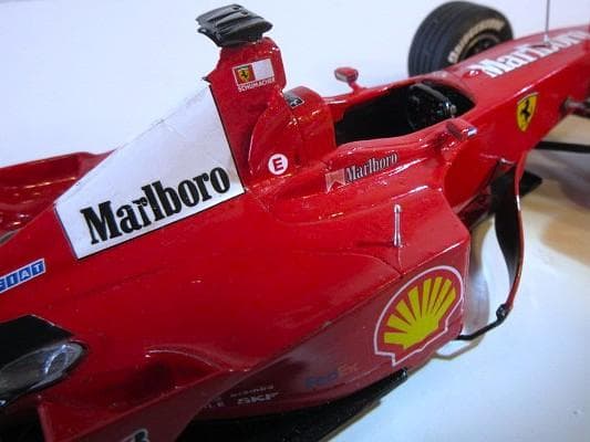 特価 TAMEO (1/24) フェラーリ F1-2001
