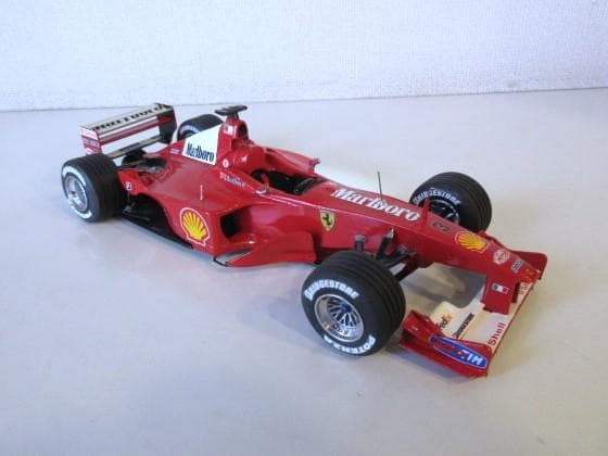 特価 TAMEO (1/24) フェラーリ F1-2001