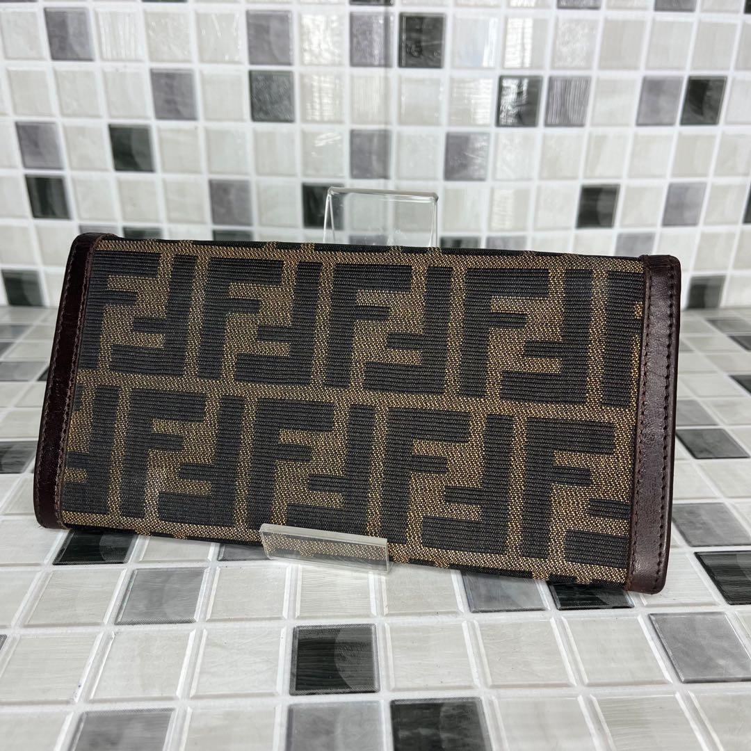美品 FENDI フェンディ ズッカ柄 長財布 二つ折り財布