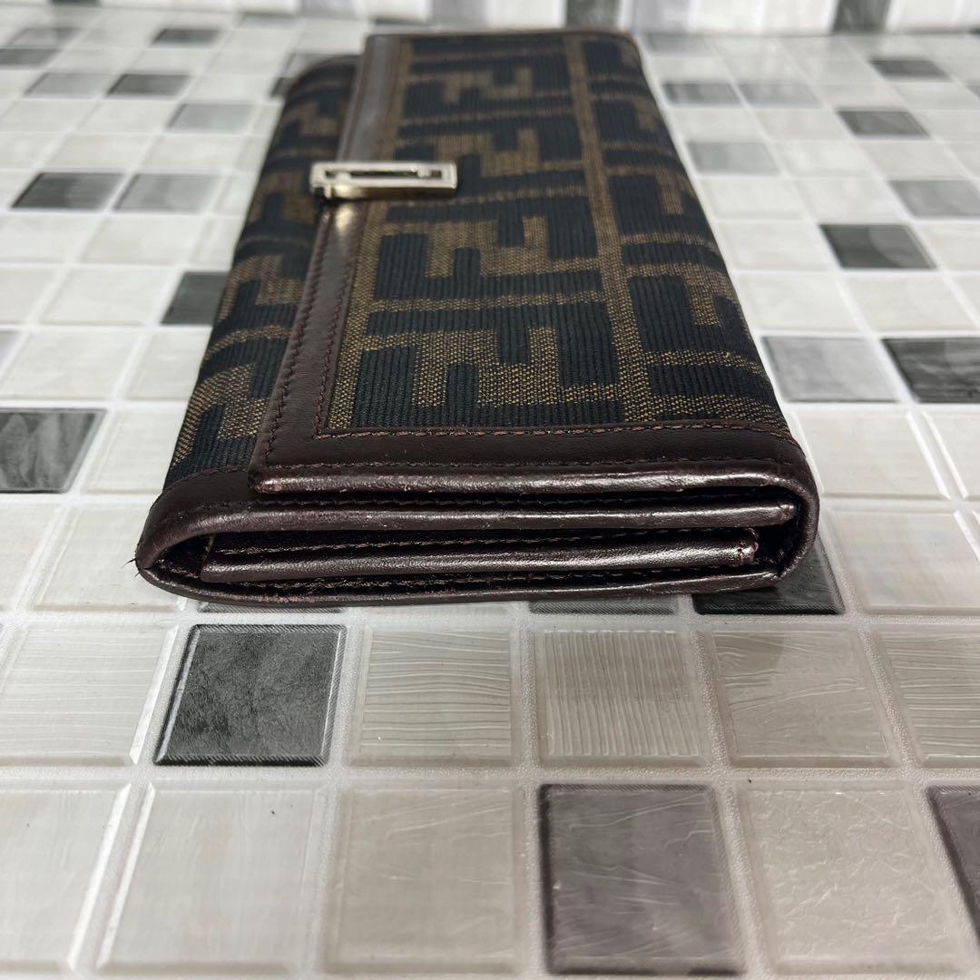 美品 FENDI フェンディ ズッカ柄 長財布 二つ折り財布