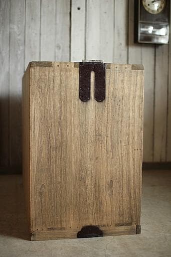 古い木製の引き出し4段　食器棚　キャビネット　古家具　古民家